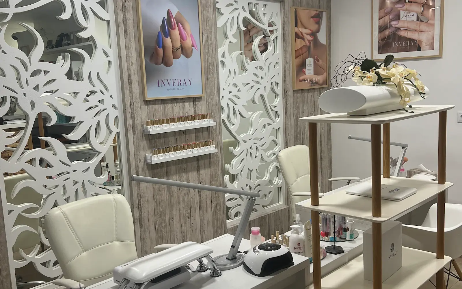 Espaço de manicure e verniz gel na H2o Estética Leiria